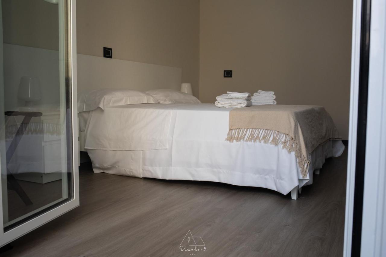 Bed and Breakfast Vicolo 5 Салерно Экстерьер фото