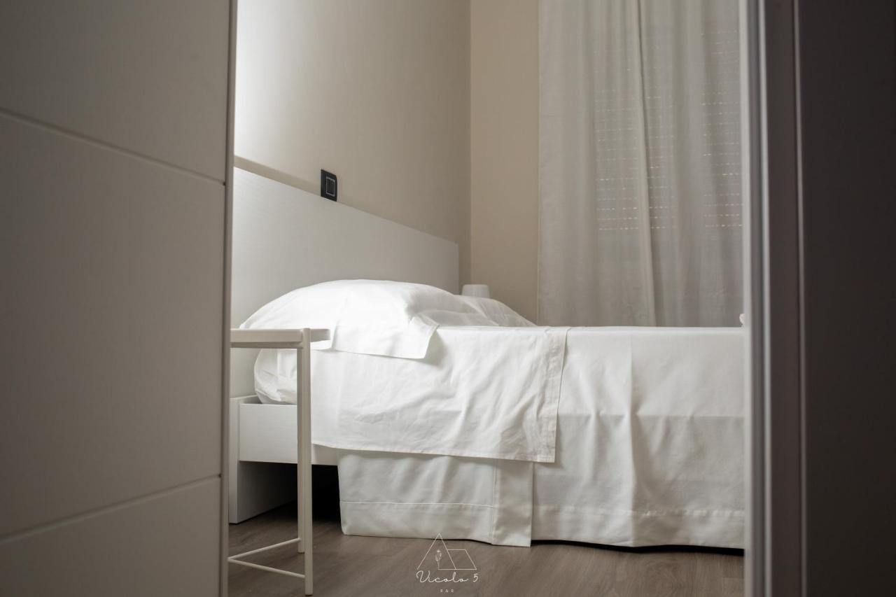 Bed and Breakfast Vicolo 5 Салерно Экстерьер фото