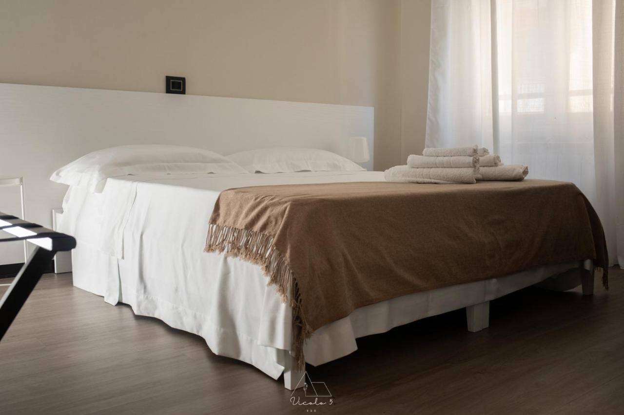 Bed and Breakfast Vicolo 5 Салерно Экстерьер фото