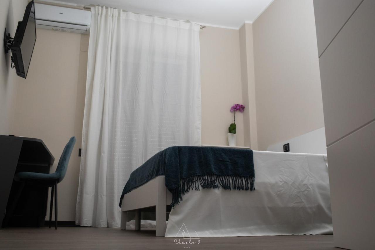 Bed and Breakfast Vicolo 5 Салерно Экстерьер фото